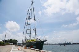Rainbow Warrior III en Cartagena 01 © Diana Rey Melo Greenpeace.jpg