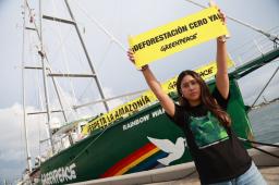 Rainbow Warrior III en Cartagena 02 © Diana Rey Melo Greenpeace.jpg