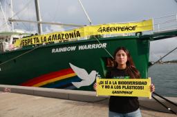 Rainbow Warrior III en Cartagena 03 © Diana Rey Melo Greenpeace.jpg