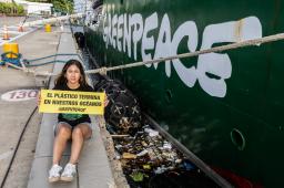 Contaminación Plastica Rainbow Warrior Cartagena Crédito Diana Rey Melo Greenpeace.jpg