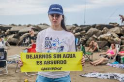 Intervención Glaciares Mar del Plata Crédito Diego Izquierdo Greenpeace (16).jpg
