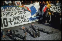 1995 julio. Contra los ensayos nucleares..jpg