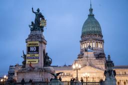 Banner Congreso Ley de Glaciares Crédito Pepe Mateos Greenpeace (3).jpg