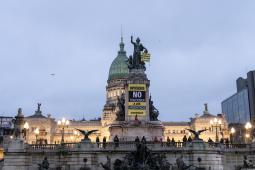 Banner Congreso Ley de Glaciares Crédito Sebastián Pani Greenpeace (9).jpg